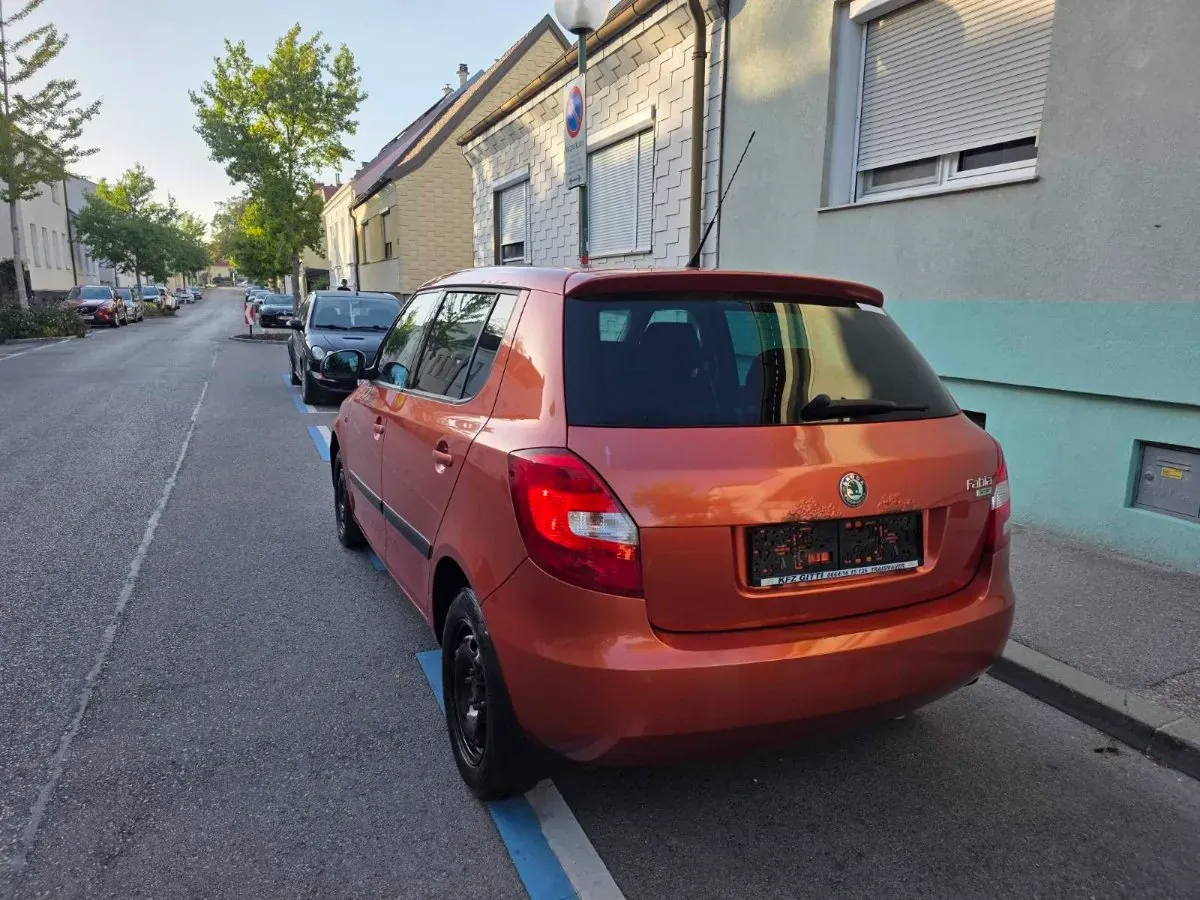 Skoda Fabia 2008 photo 3