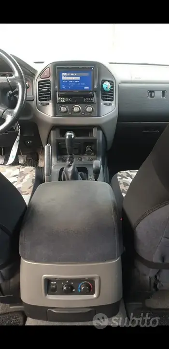 Mitsubishi Pajero 2002 photo 4