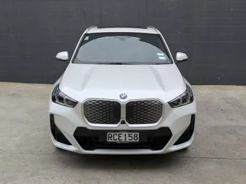 BMW Ix1 2025 photo 3