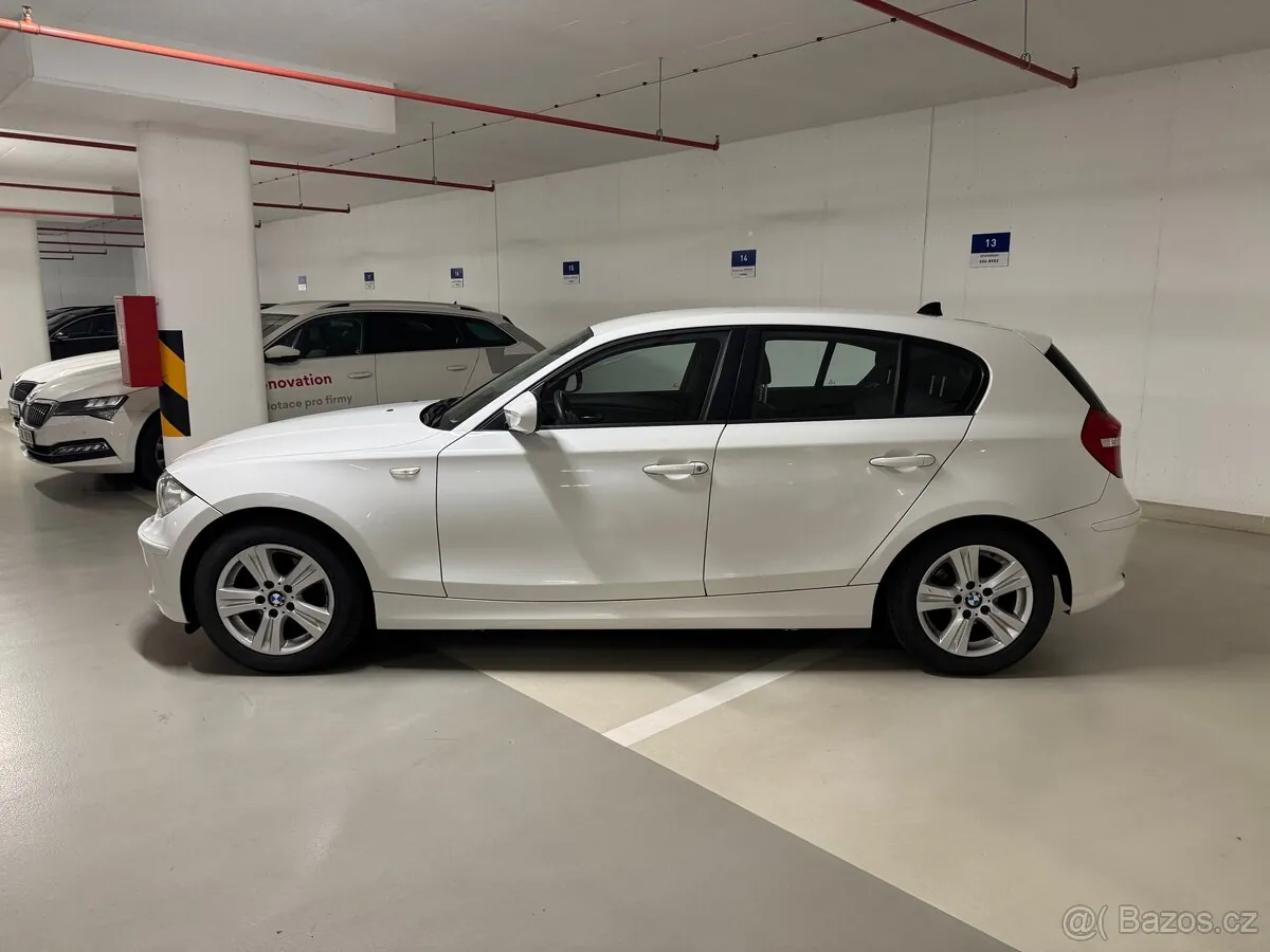 BMW 116D 2010 photo 4