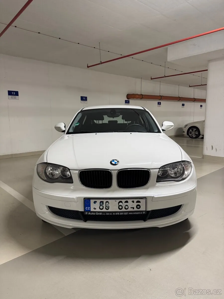 BMW 116D 2010 photo 2