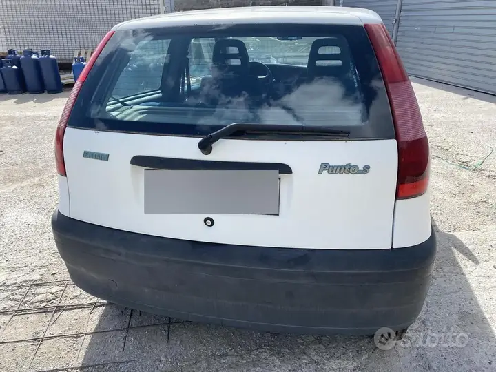 Fiat Punto 1997 photo 2