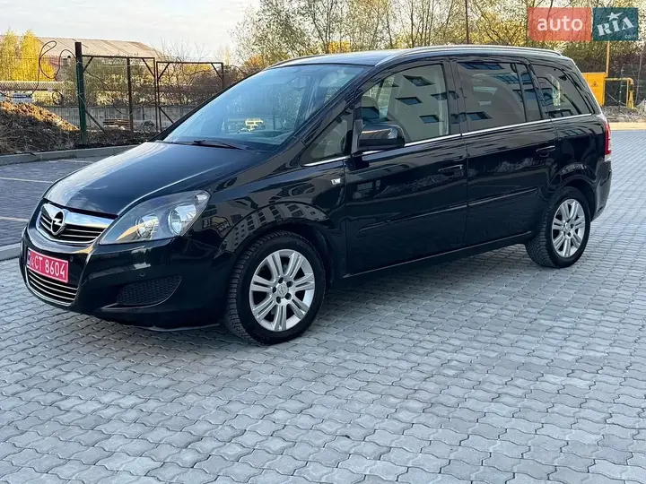Opel Zafira 2012 photo 2
