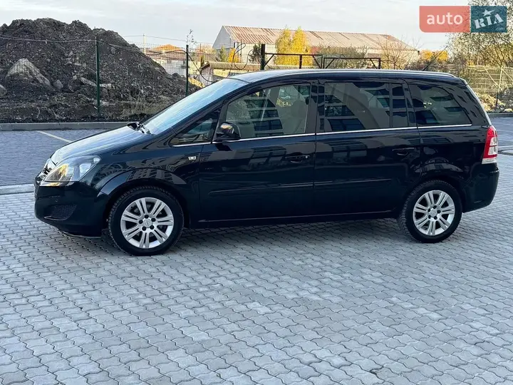 Opel Zafira 2012 photo 4