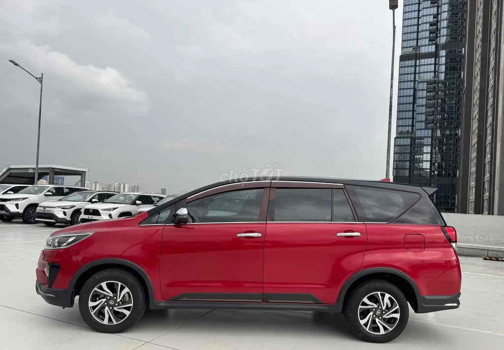 Toyota Innova 2023 photo 4
