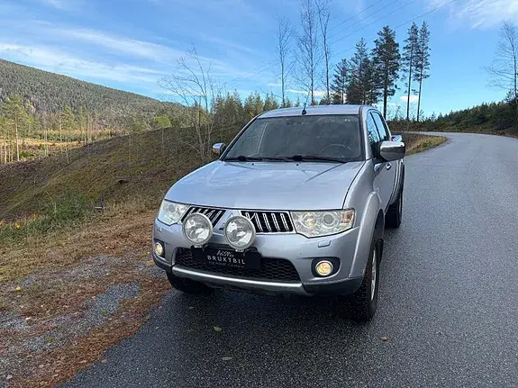 Mitsubishi L200 2011 photo 2