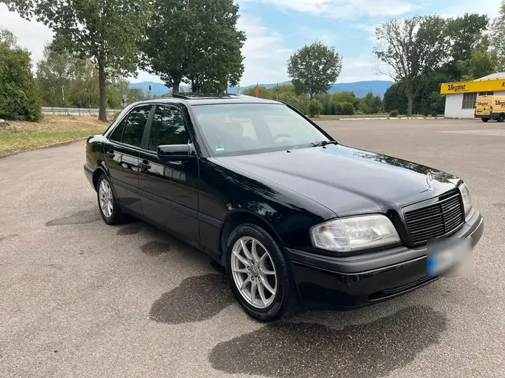 Mercedes-Benz C180