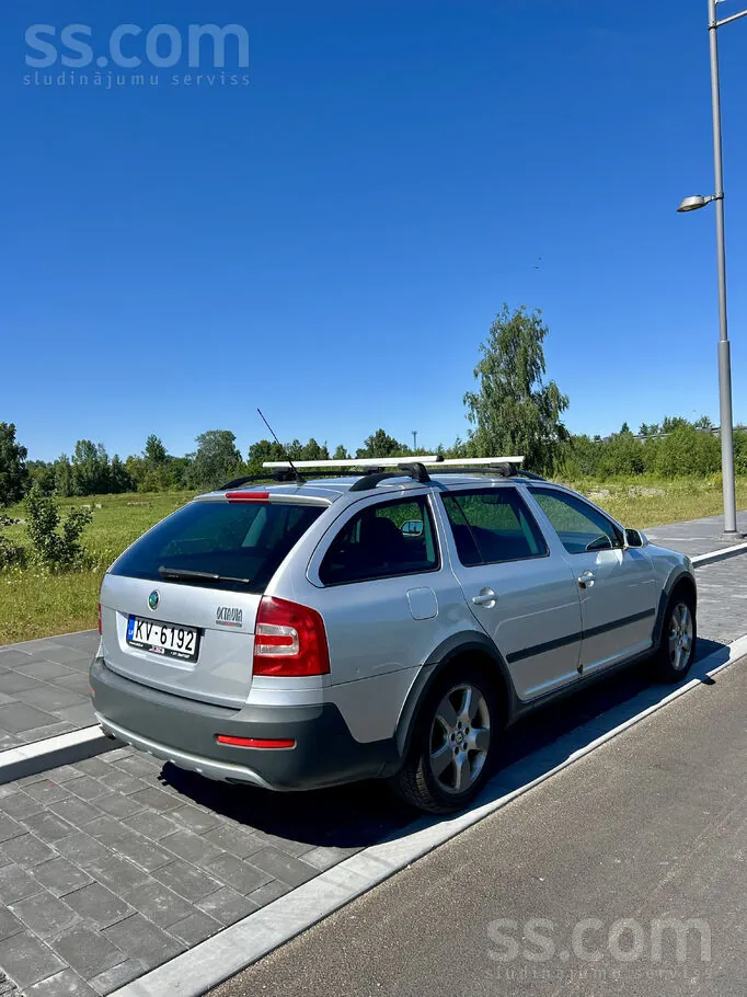 Skoda Octavia 2009 photo 2