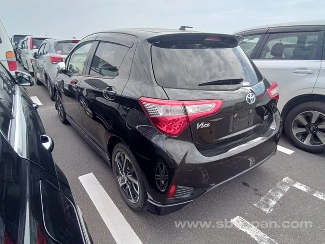 Toyota Vitz 2017 photo 3