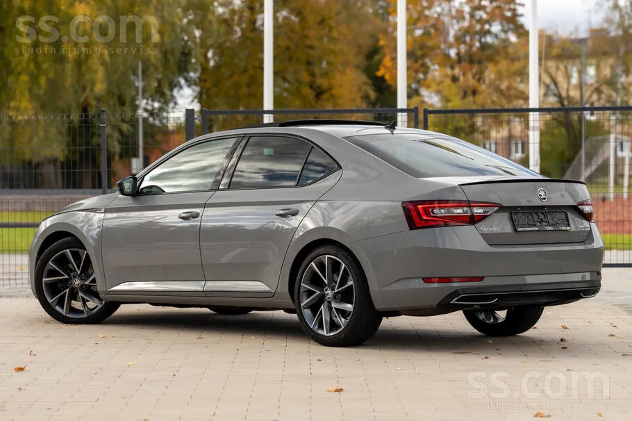 Skoda Superb 2018 photo 4