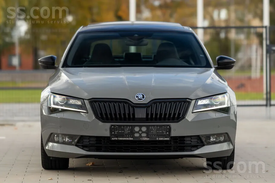 Skoda Superb 2018 photo 2