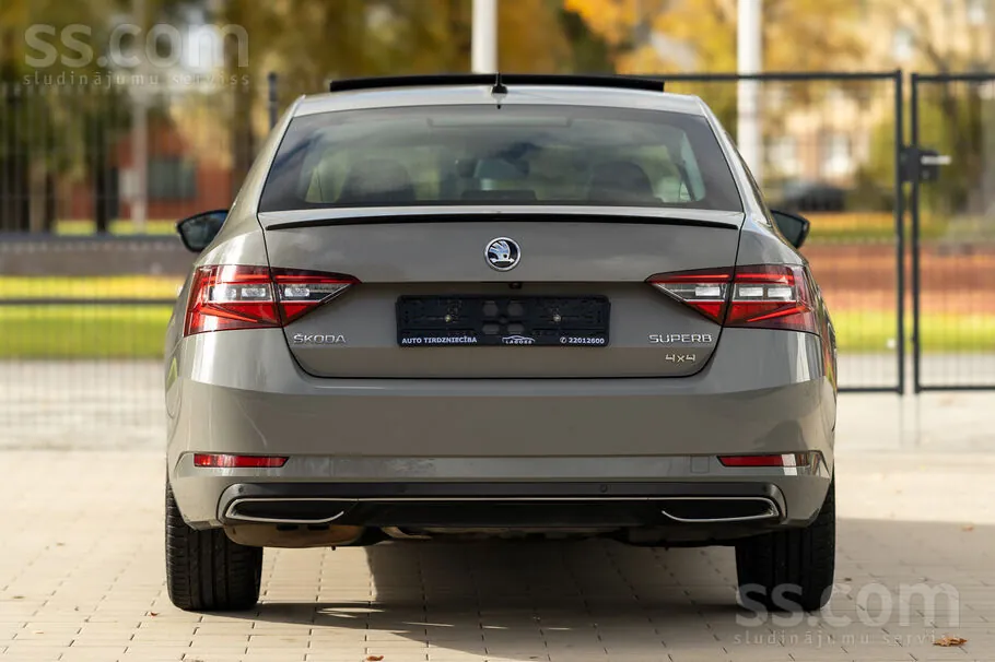 Skoda Superb 2018 photo 5