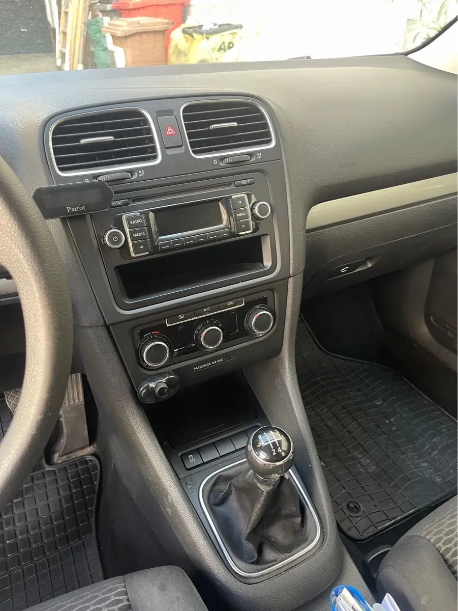 Volkswagen Golf 2012 photo 3