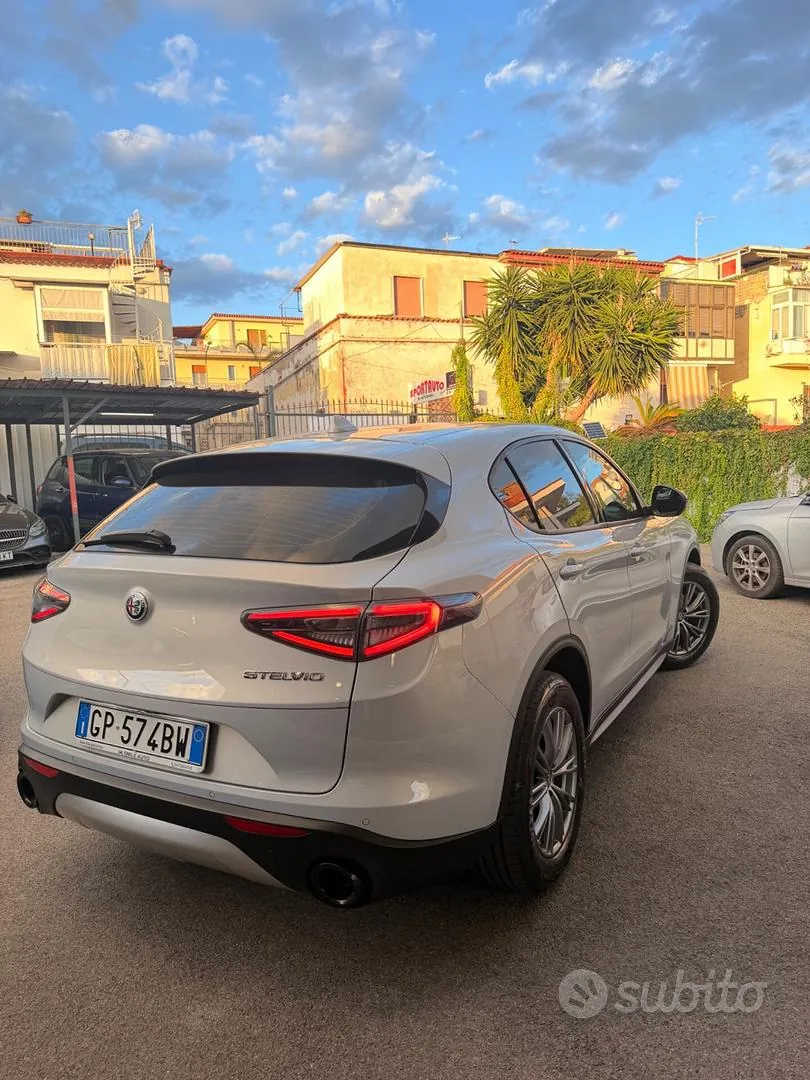 Alfa Romeo Stelvio 2023 photo 2