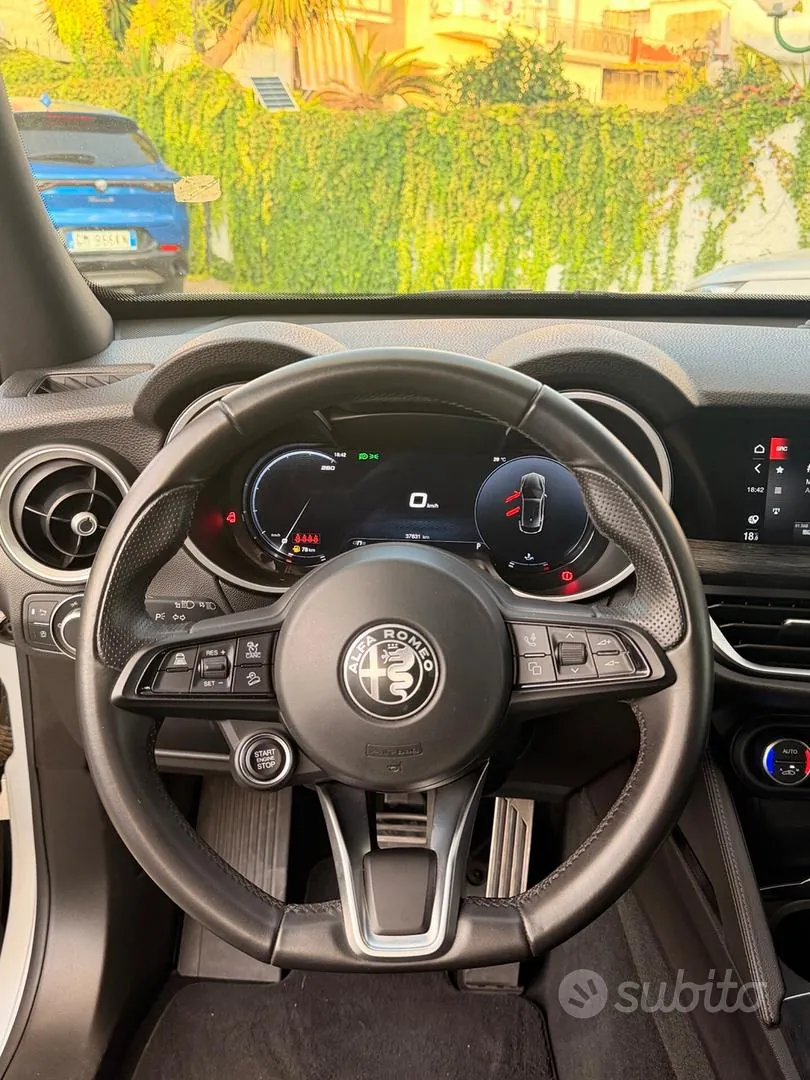 Alfa Romeo Stelvio 2023 photo 3
