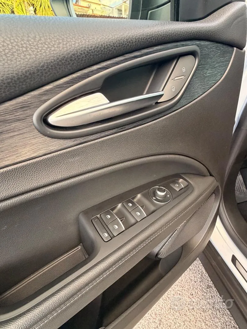 Alfa Romeo Stelvio 2023 photo 4