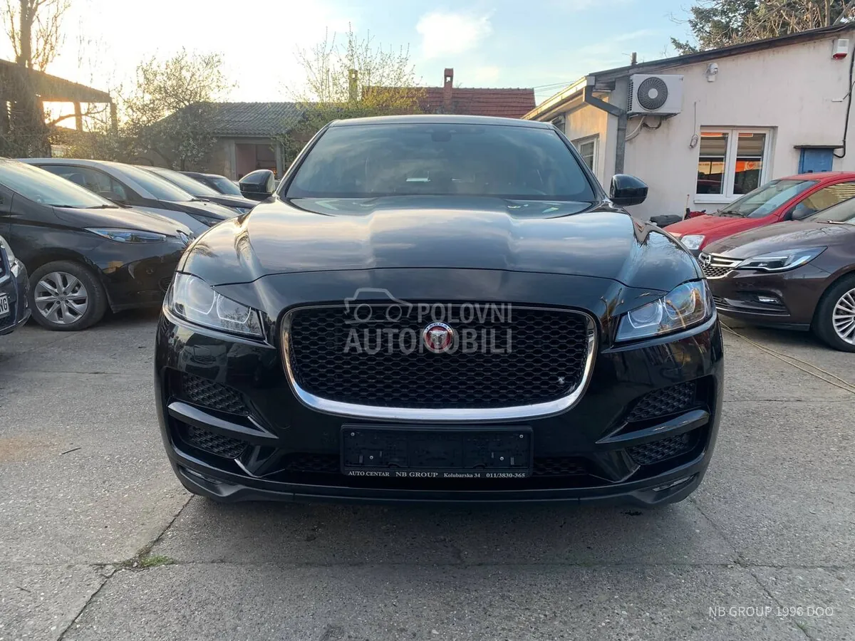Jaguar F-Pace 2017 photo 2
