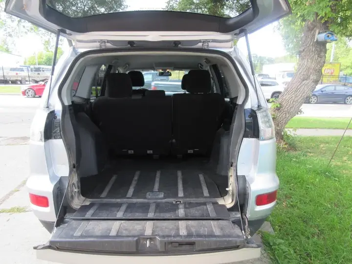 Mitsubishi Outlander 2011 photo 5