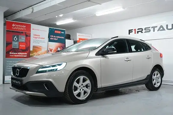 Volvo V40 Cross Country 2017 photo 2