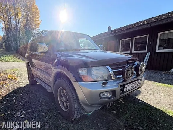 Mitsubishi Pajero 2001 photo 2