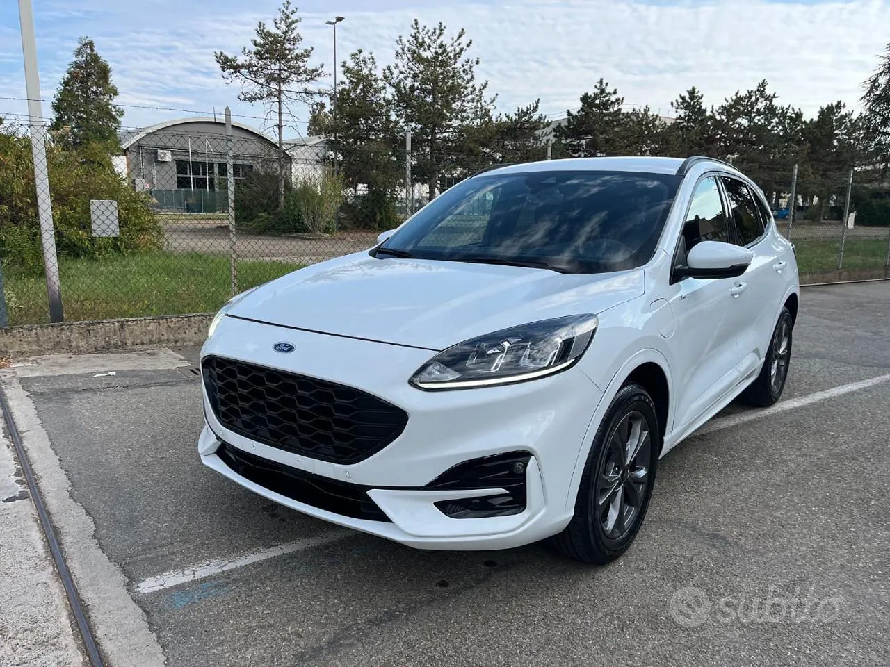 Ford Kuga 2023 photo 2