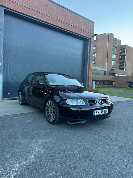 Audi S3 1999 photo 2