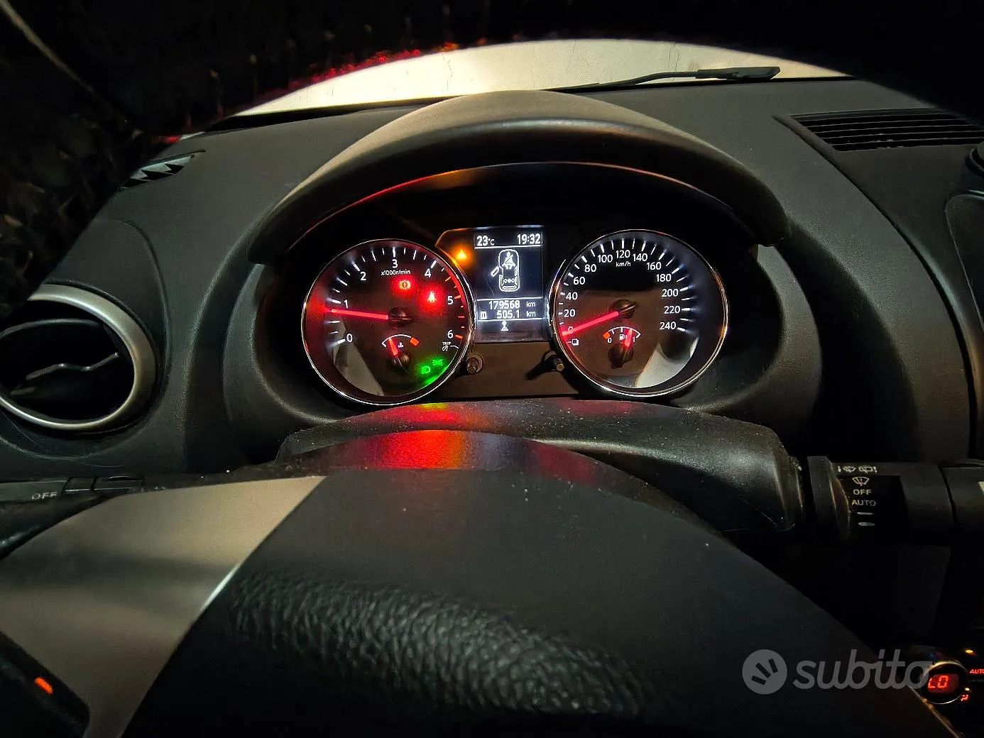 Nissan Qashqai 2011 photo 2