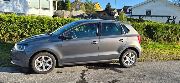 Volkswagen Polo 2010 photo 2