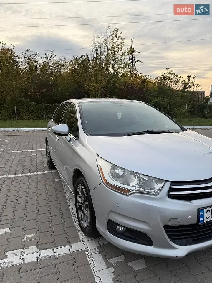 Citroen C4 2012 photo 3