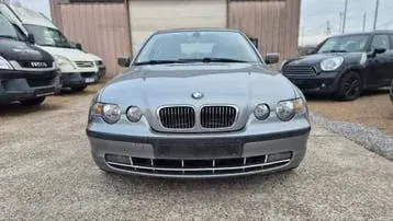 BMW 318 2004 photo 2