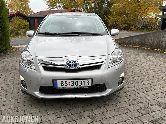 Toyota Auris 2011 photo 2