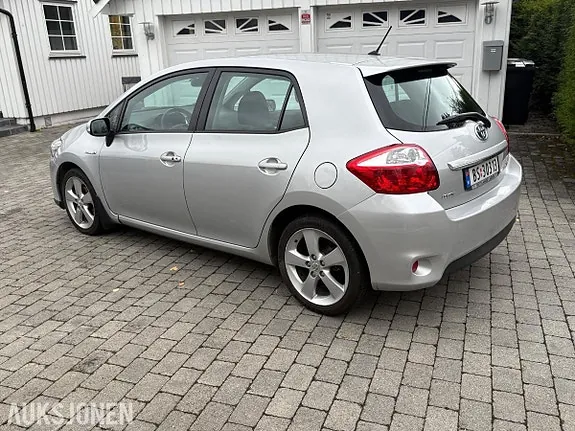 Toyota Auris 2011 photo 5