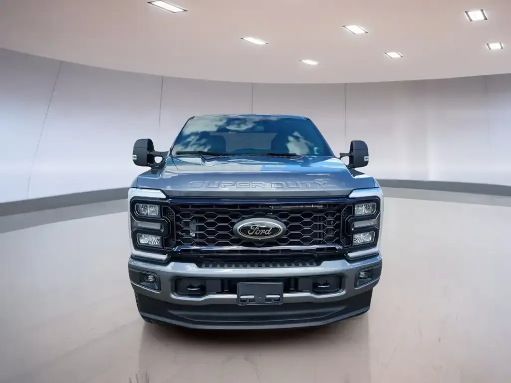 Ford F-350 Super Duty 2026 photo 3