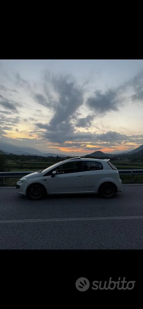 Fiat Punto Evo 2011 photo 4