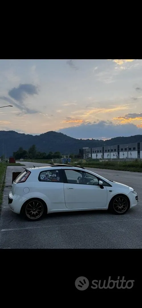 Fiat Punto Evo 2011 photo 3
