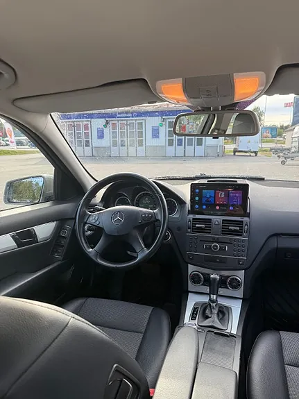 Mercedes-Benz C180 2011 photo 4