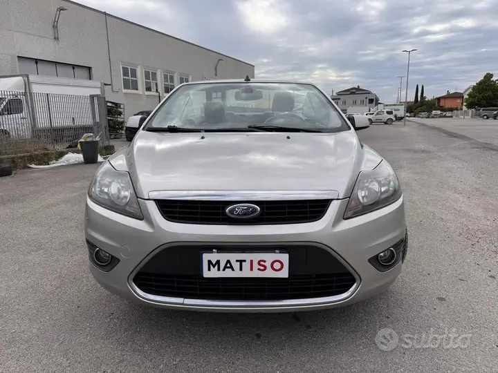 Ford Focus 2010 photo 2