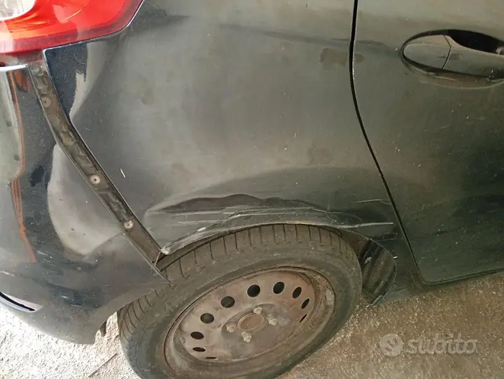Ford Fiesta 2011 photo 3