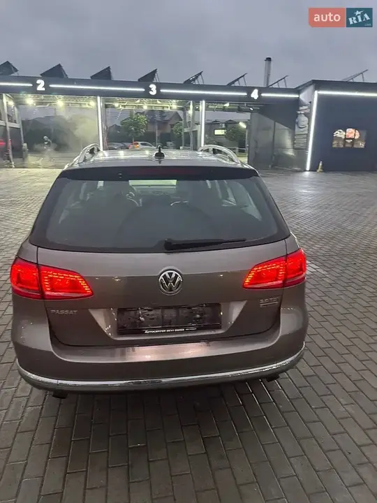 Volkswagen Passat 2011 photo 3