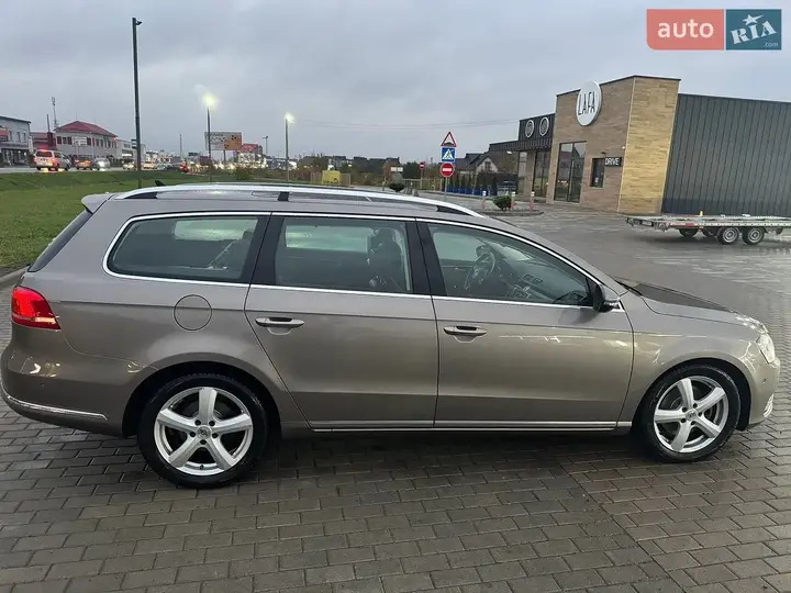 Volkswagen Passat 2011 photo 4