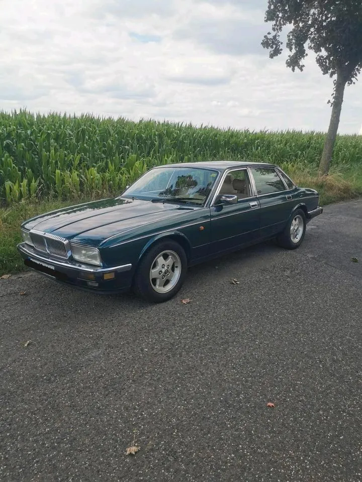Jaguar Xj40