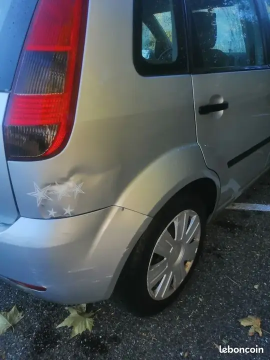 Ford Fiesta 2003 photo 2