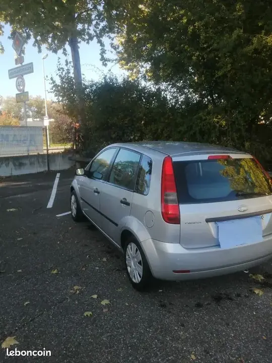 Ford Fiesta 2003 photo 3