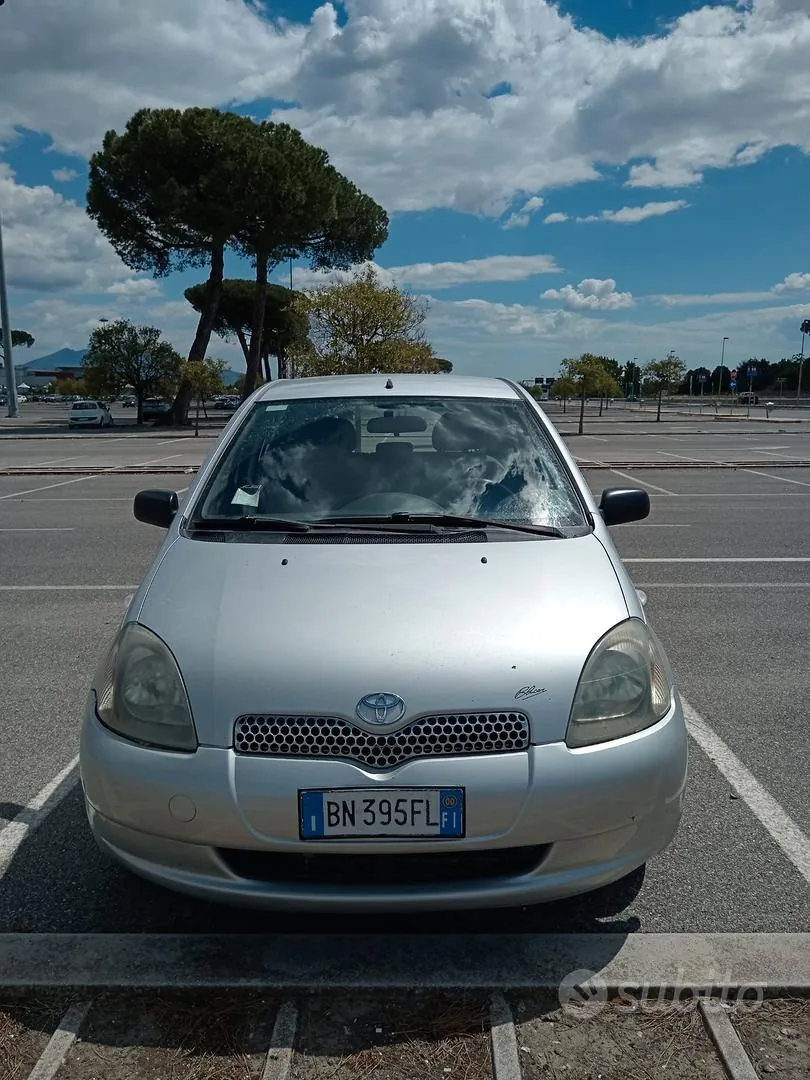 Toyota Yaris 2000 photo 3