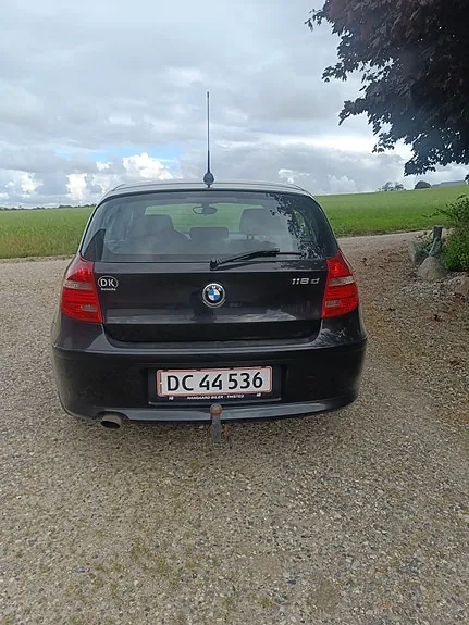 BMW 118D 2009 photo 3