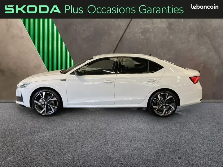 Skoda Octavia 2025 photo 2