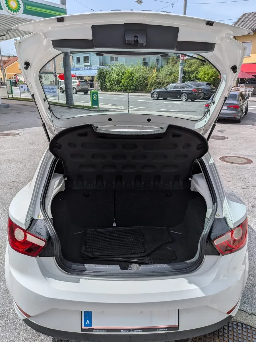 Seat Ibiza 2012 photo 3