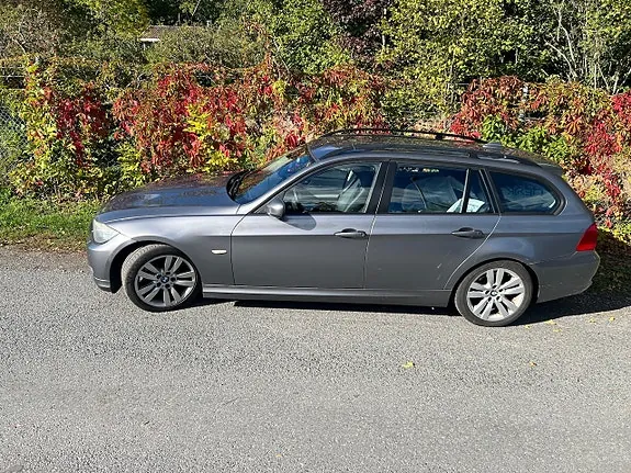 BMW 318D 2009 photo 2