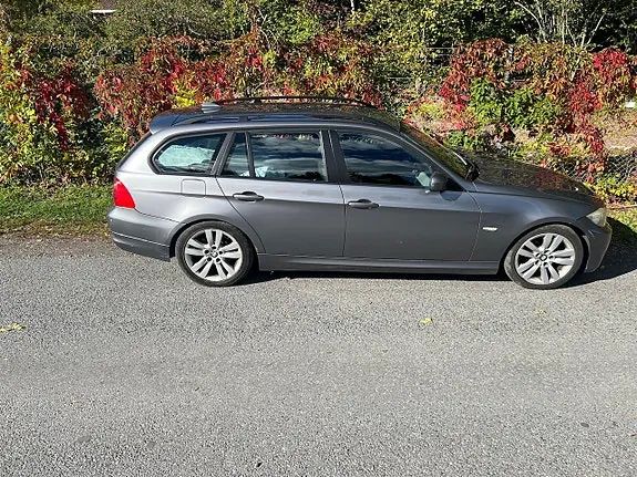 BMW 318D 2009 photo 3