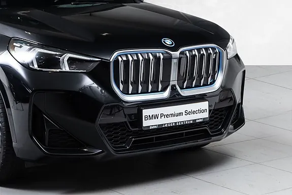 BMW Ix1 2024 photo 2